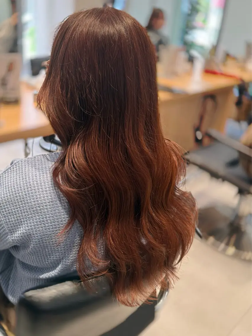 セミロング カラー カット ヘアカラー トリートメント ヘッドスパ ヘアセット ミオ💎ショート 透ける暗髪のヘアスタイル