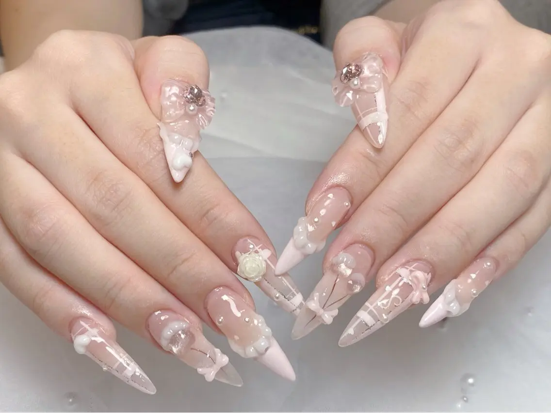 ネイル オーロラネイル ブラウン フラッシュネイル フラワーネイル ホログラムネイル ハンドネイル Rei _Nail 新宿のネイルデザイン