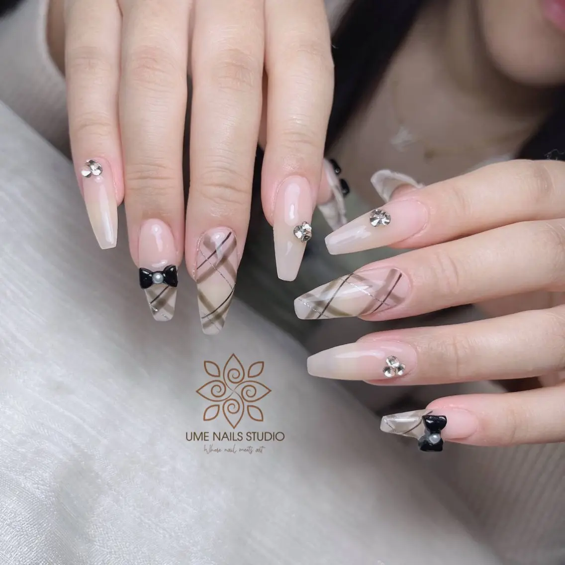ネイル チークネイル クリアネイル ガーリー キラキラネイル 韓国ネイル Ume Nail Studioのネイルデザイン