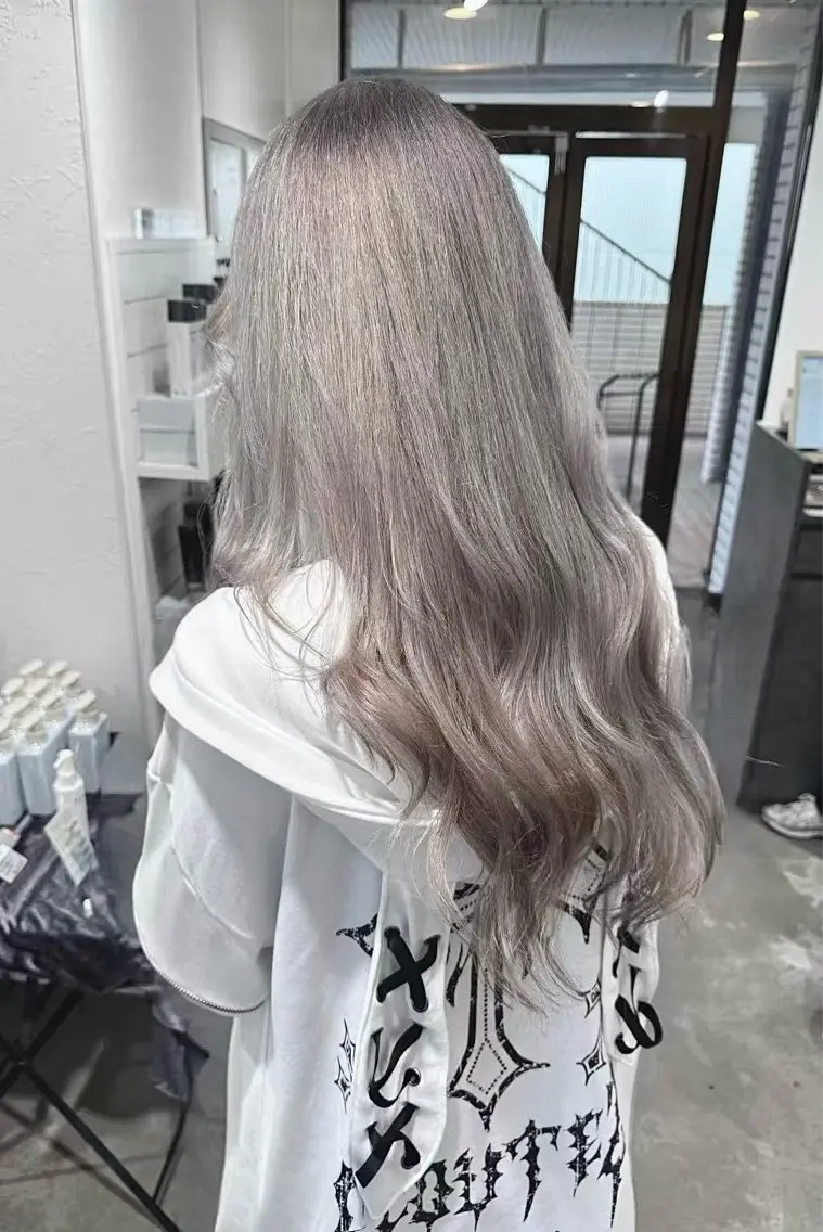 ロング カラー ヘアカラー ハイトーン/レイヤー /艶カラー🎀のヘアスタイル
