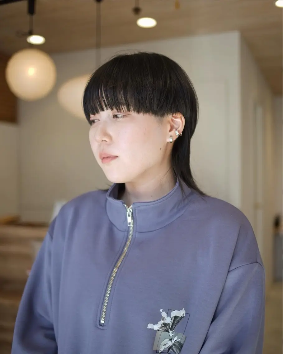 ミディアム パーマ レイヤーカット ウルフカット ウルフレイヤー カット ヘアカラー 似合わせ レイヤー須川のヘアスタイル