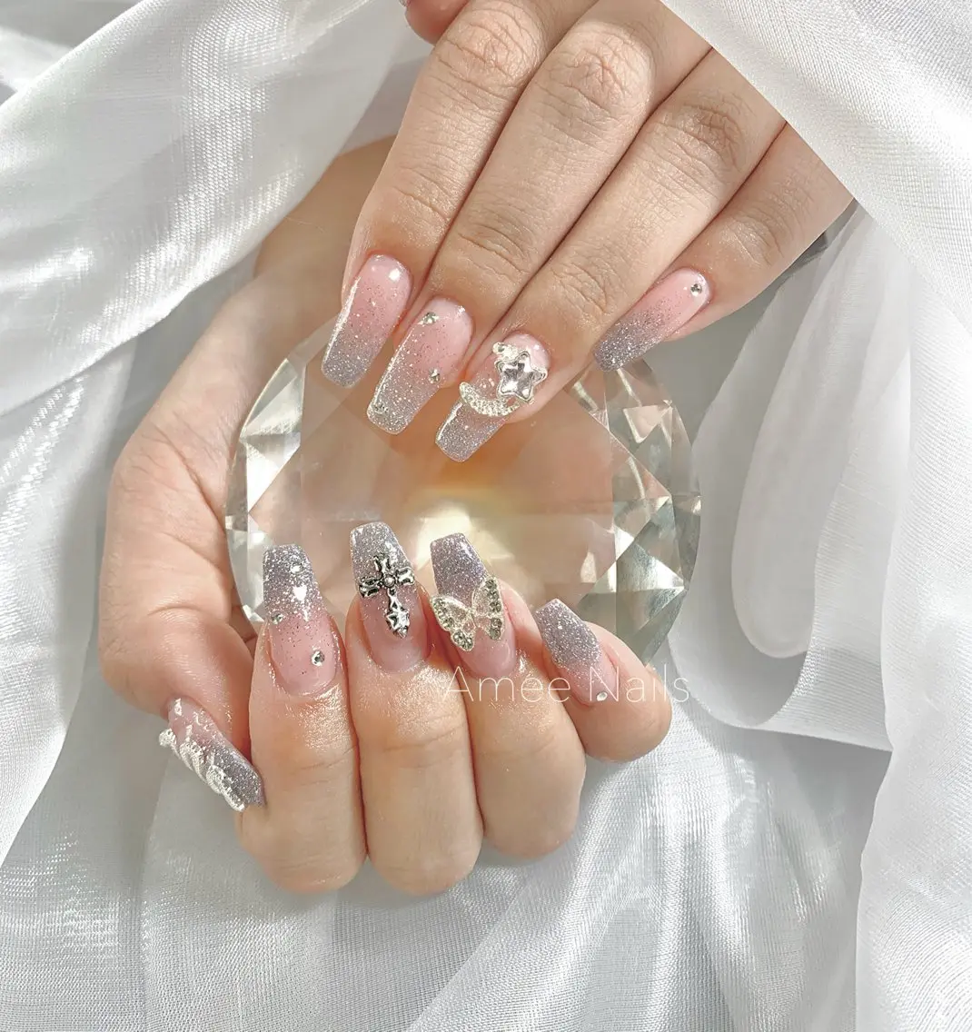 ネイル オーロラネイル クリアネイル フラッシュネイル ジェルネイル グラデーション Amee Nail Salonのネイルデザイン