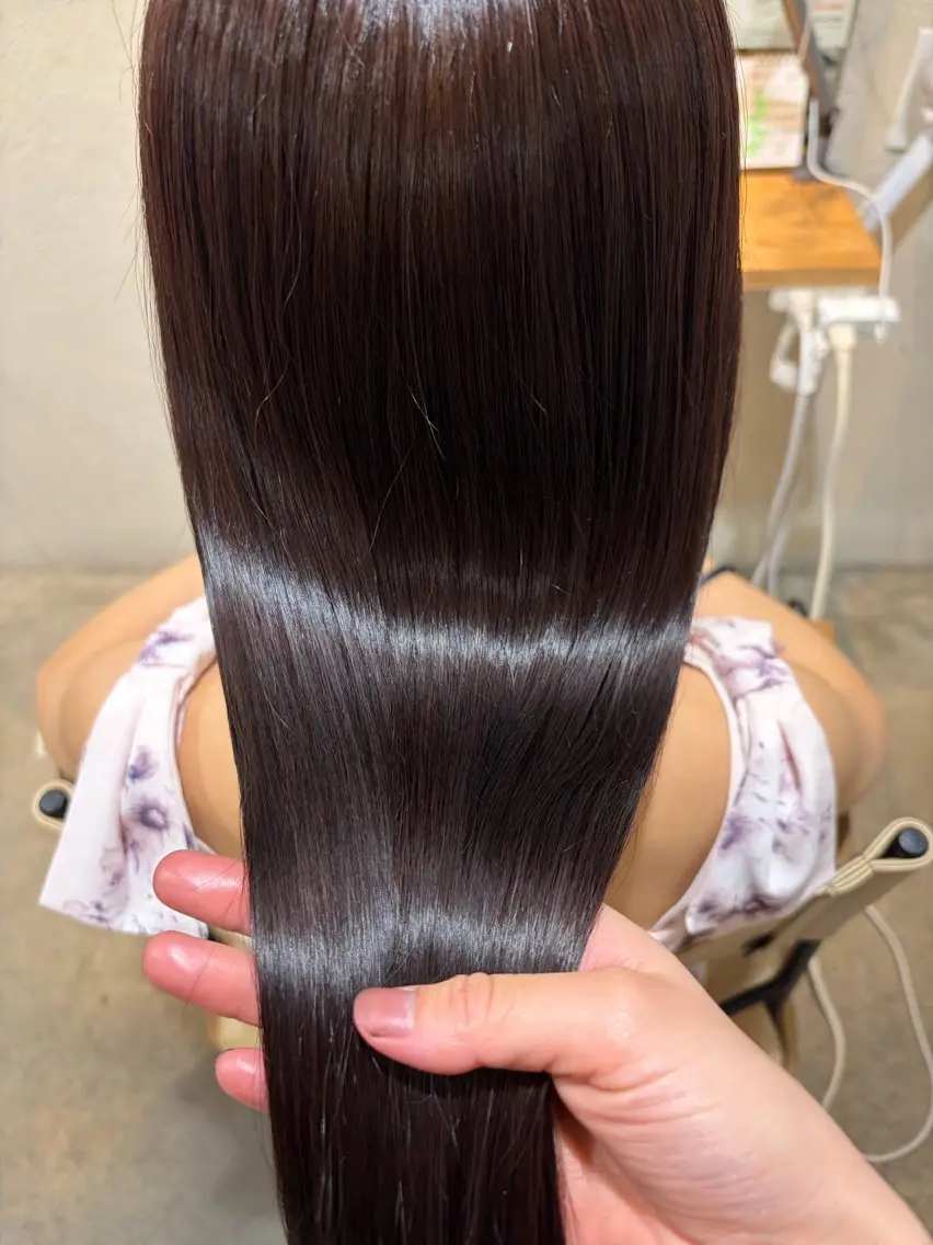 ロング カラー ブラウンカラー ピンクカラー ピンクブラウン ヘアカラー momoka オリーブ/ベージュのヘアスタイル