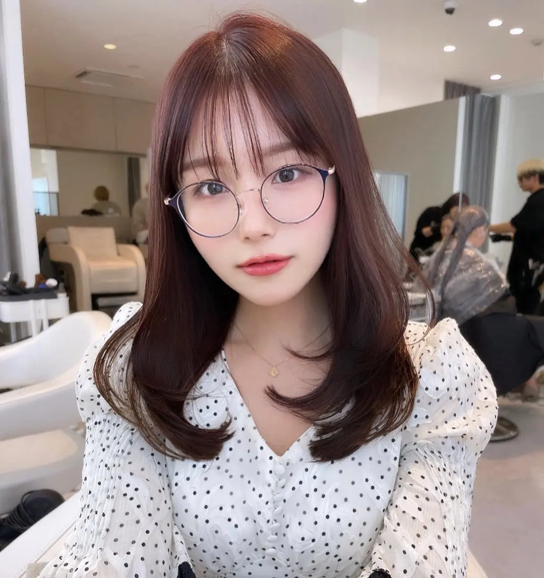 セミロング レイヤーカット カット ヘアカラー トリートメント City/louwe 韓国レイヤーカットのヘアスタイル