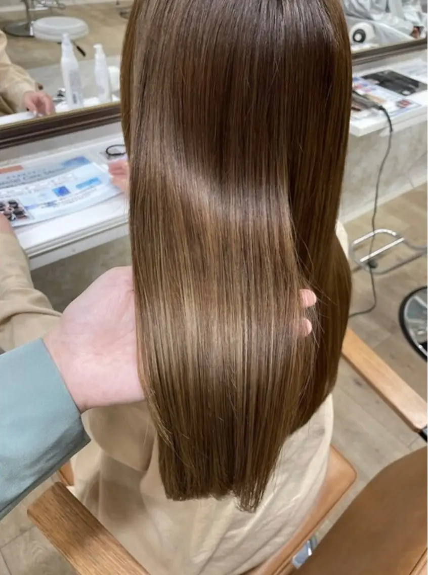 【最上級の艶髪】髪質改善ストレート+小顔カットの写真