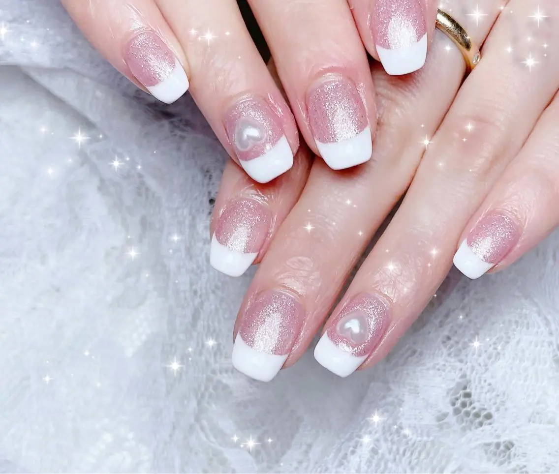 ネイル フレンチネイル ハンドネイル FLARE NAIL フレアネイルのネイルデザイン
