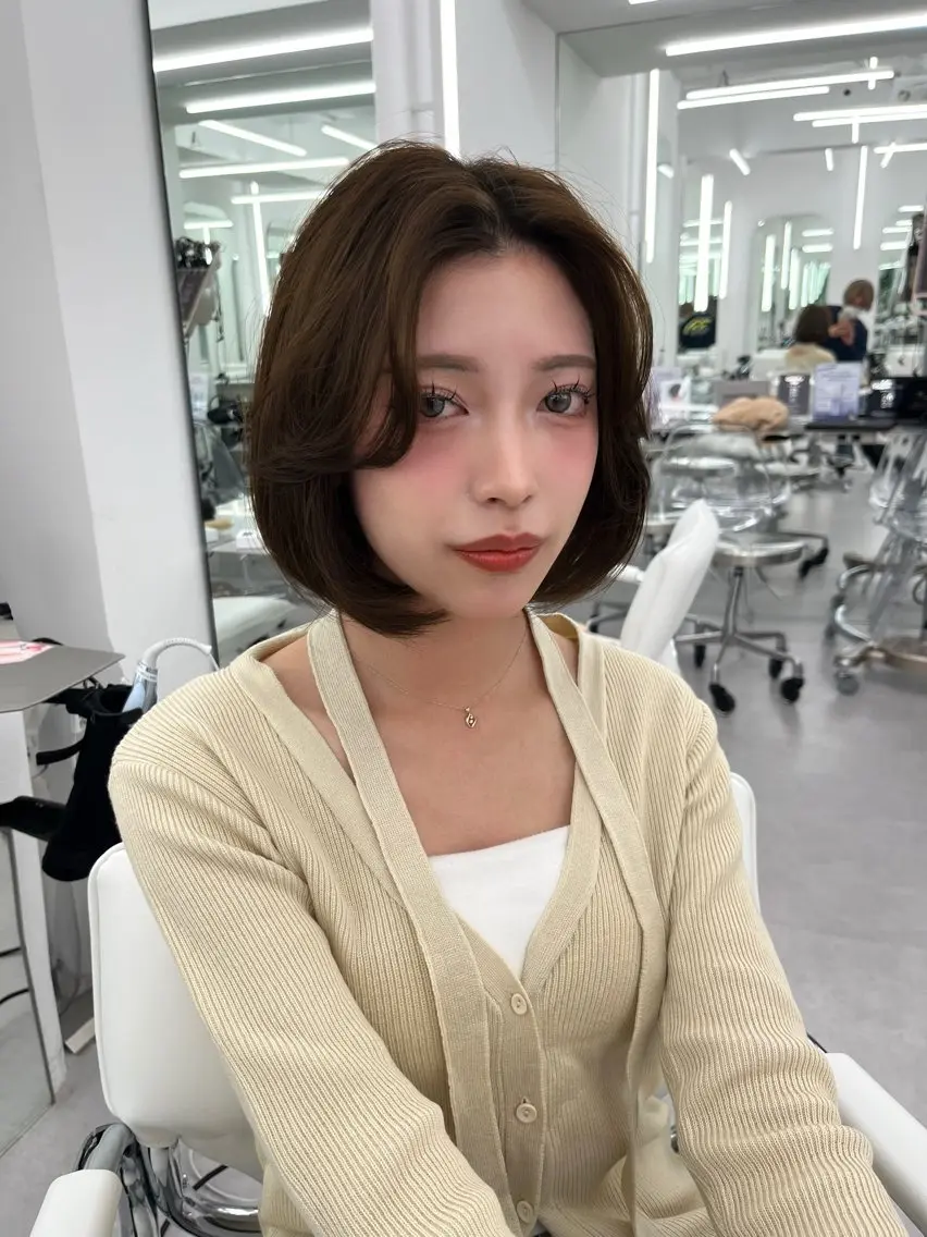 カラー アッシュ ベージュカラー 黒髪 ブリーチ ブルーカラー 透明感カラー✨🩵 韓国ヘアkanatoのヘアスタイル