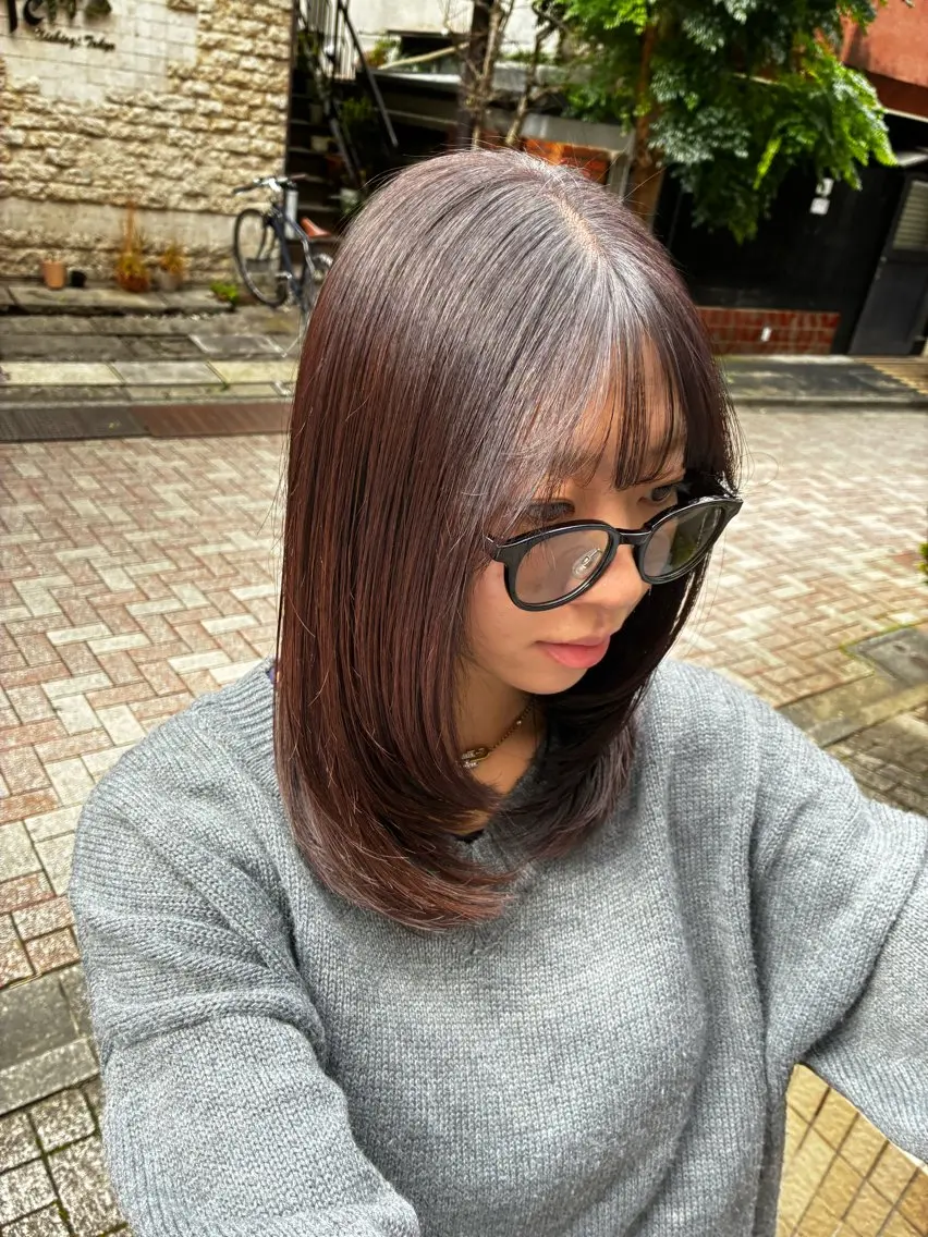 ミディアム カラー 佐藤 芽衣のヘアスタイル