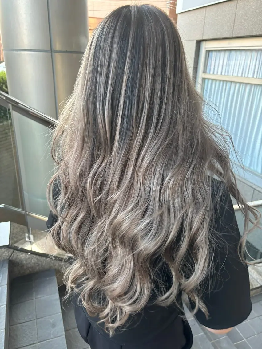 ロング ヘアカラー トリートメント 髪質改善・ハイトーン 🌈SENAのヘアスタイル