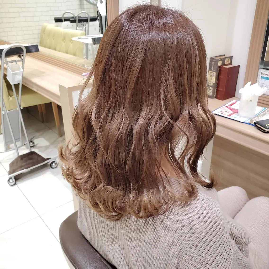 セミロング カラー アッシュ ベージュカラー ブリーチ イルミナカラー カラー特化🔥中村 和貴<Ash津田沼>のヘアスタイル