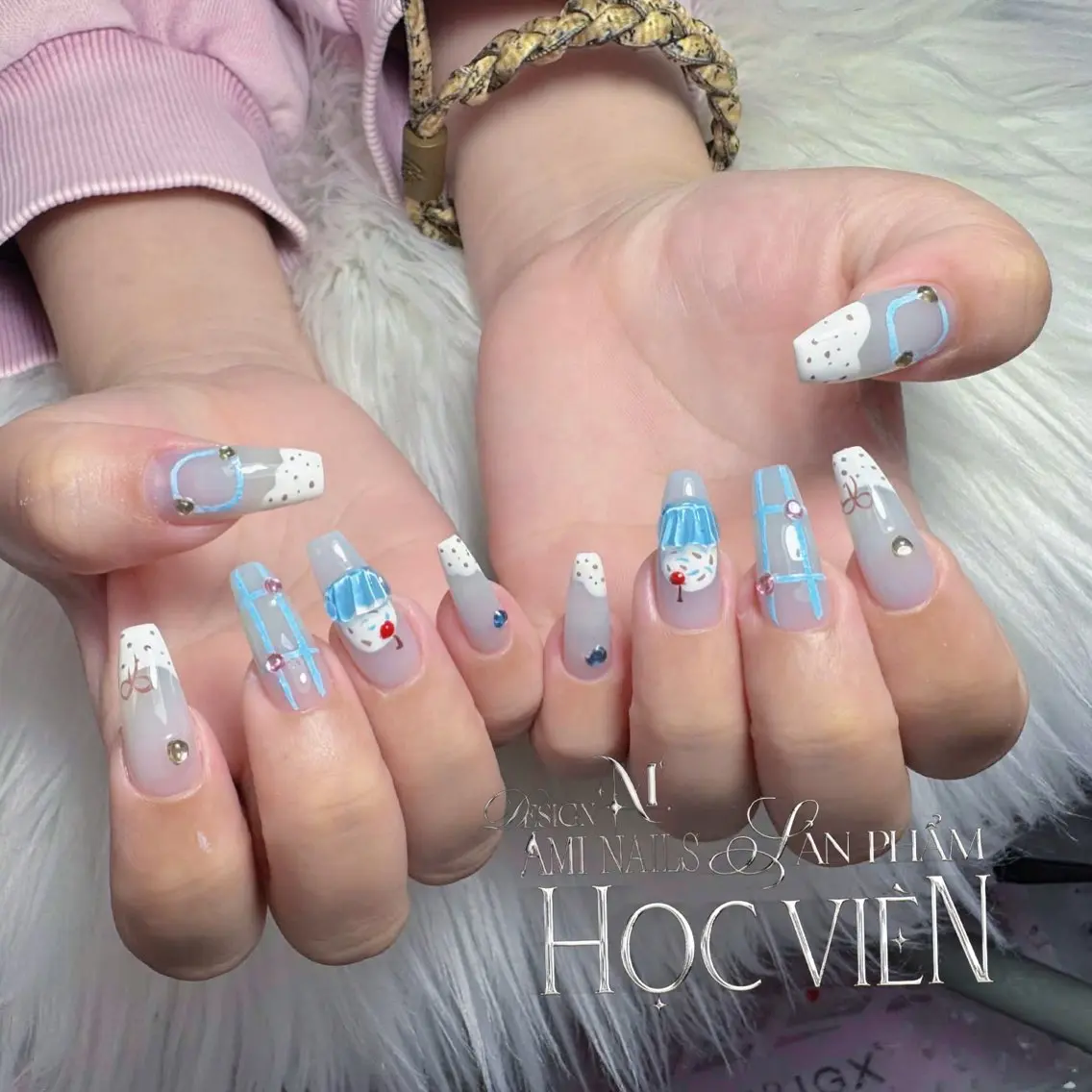 ミディアム Ami Nails 1のネイルデザイン