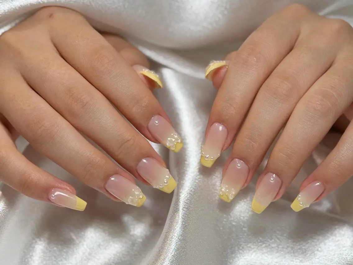 ネイル オーロラネイル チークネイル フットネイル フレンチネイル ジェルネイル Nichi Nail Salonのネイルデザイン