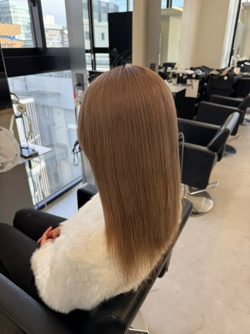 セミロング カラー ベージュカラー ブリーチ ミルクティーベージュ カット ヘアカラー ベージュ/エクステ /職人/KENTAのヘアスタイル