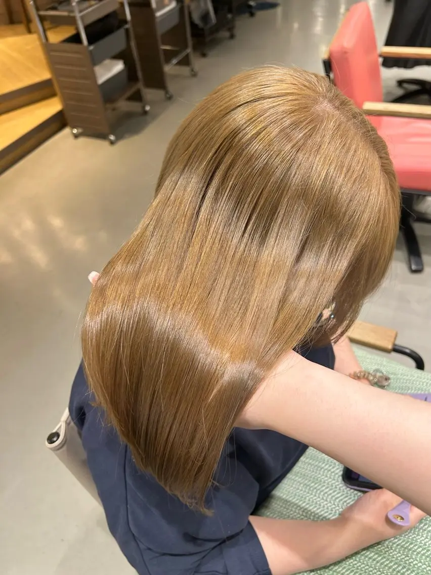 ミディアム カラー ベージュカラー ミルクティーベージュ Hotaru/梅田 /茶屋町のヘアスタイル