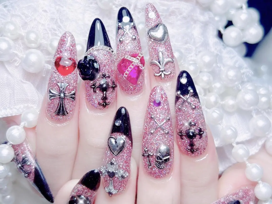 ネイル queensnail 🧸mikaのネイルデザイン