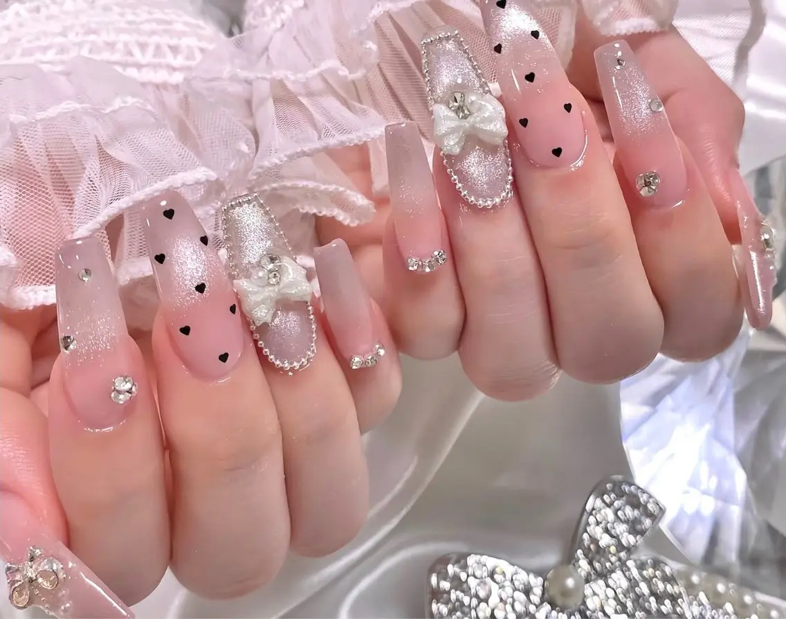 ネイル アートネイル オーロラネイル チークネイル フレンチネイル ガラスフレンチ 🎀🎀YooLi Nail Salonのネイルデザイン