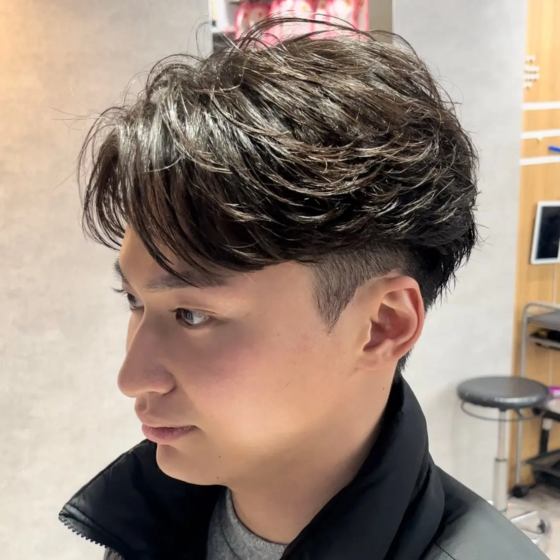 ショート カラー パーマ メンズ カット パーマ センターパート マスターかずまのヘアスタイル