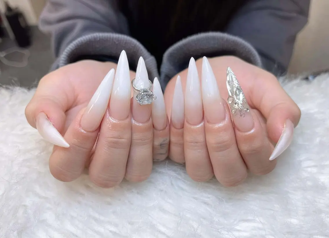 ネイル アートネイル 成人式 ジェルネイル ニュアンスネイル 夏ネイル ハンドネイル Nie Nail Shinokuboのネイルデザイン