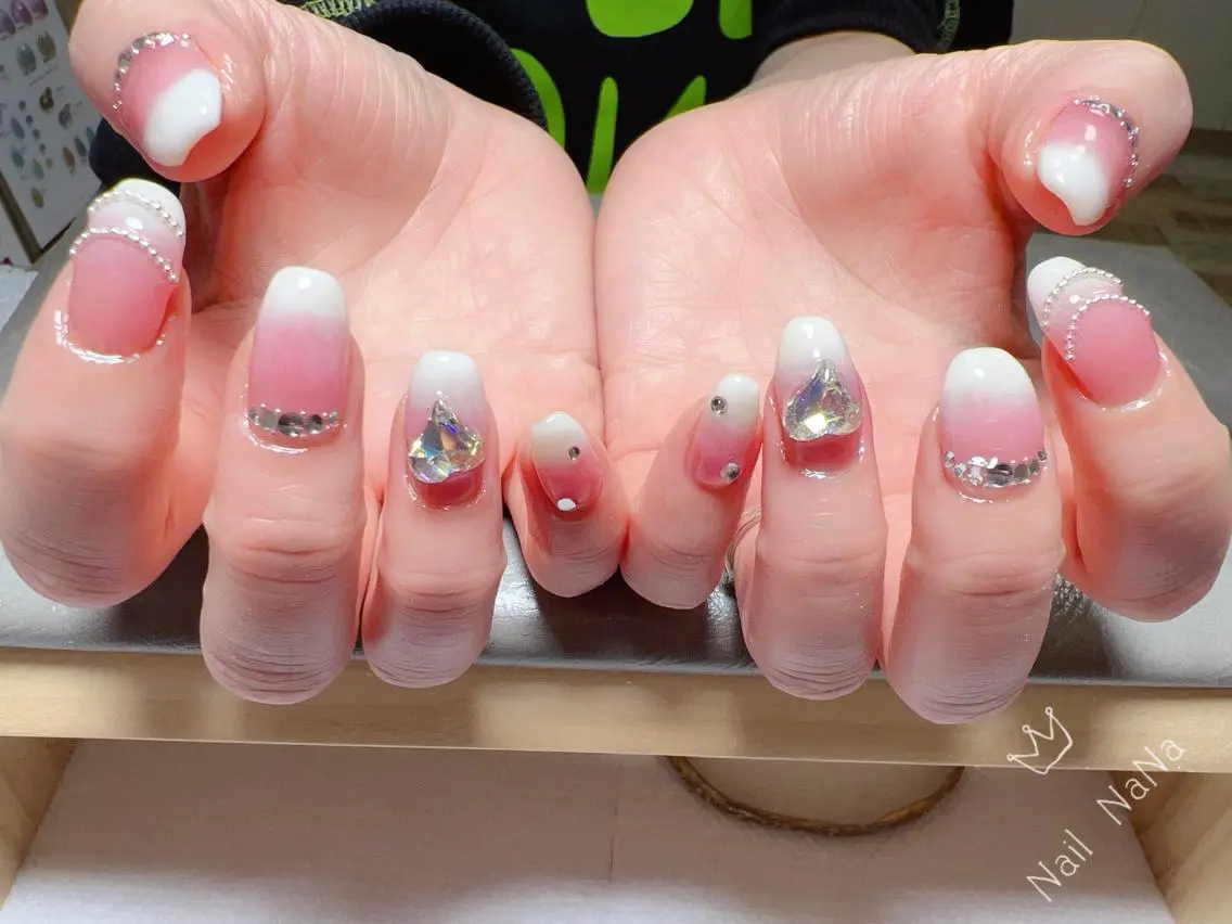 ショート カラー ネイル グラデーションカラー グラデーション ハンドネイル Nail NaNaのネイルデザイン
