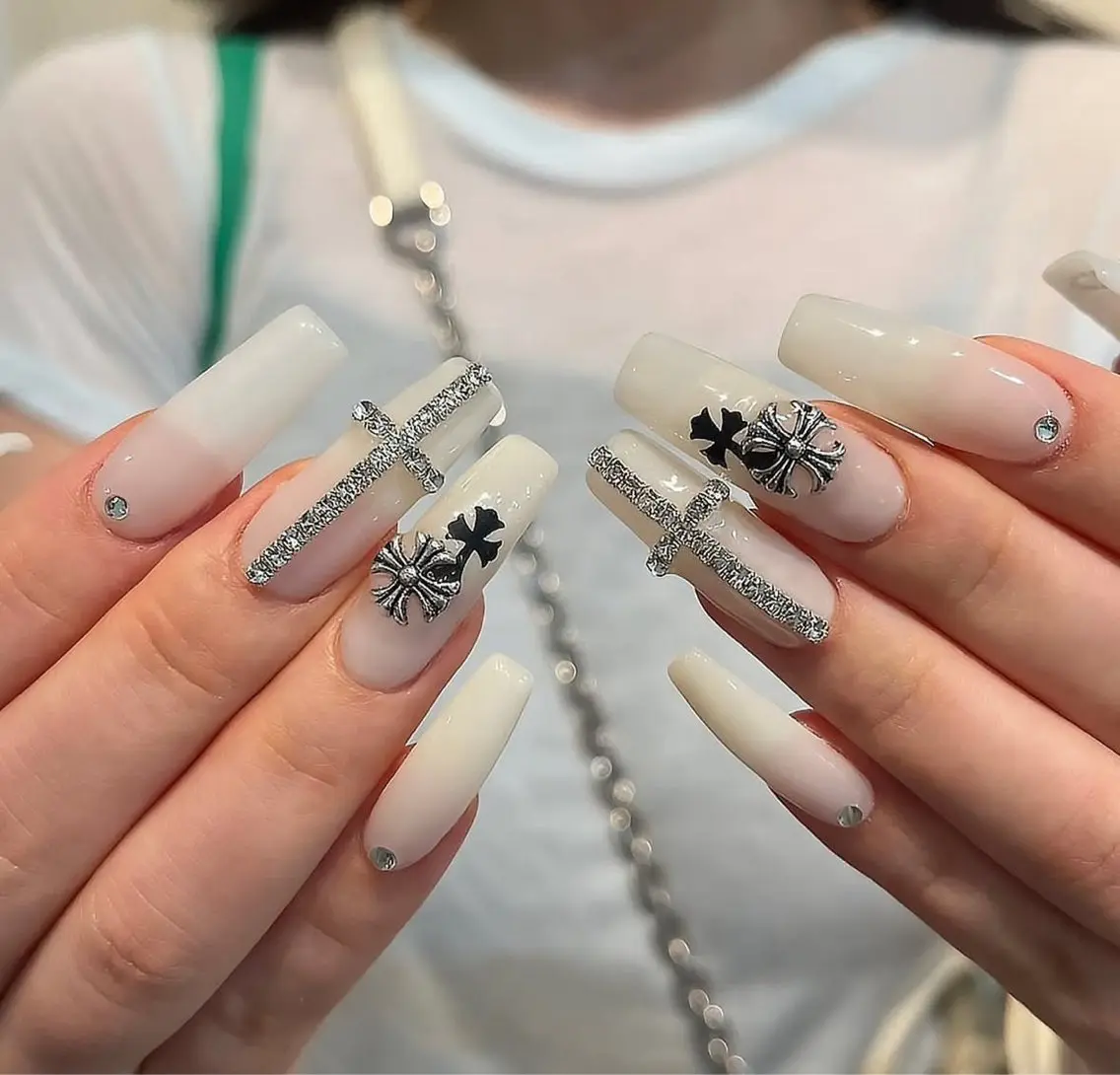 ネイル ハンドネイル HAPPI NAIL CALINのネイルデザイン