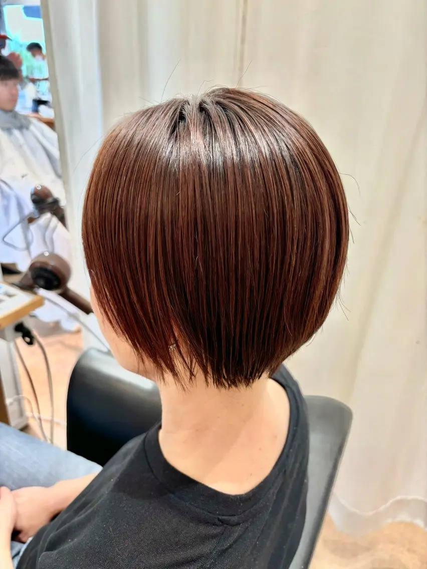 ショート カラー パーマ ブラウンカラー イヤリングカラー イルミナカラー ボブ ショートヘア ショート✖️縮毛矯正 ✂️秋山知穂✂️のヘアスタイル