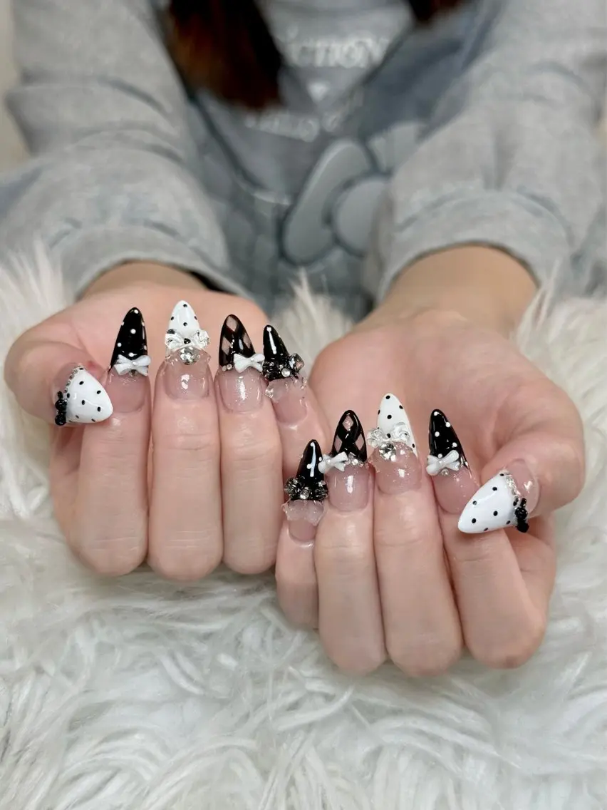 ネイル オーロラネイル ボルドー ブラウン 氷ネイル・うるうるネイル キラキラネイル Julli NailStudioのネイルデザイン