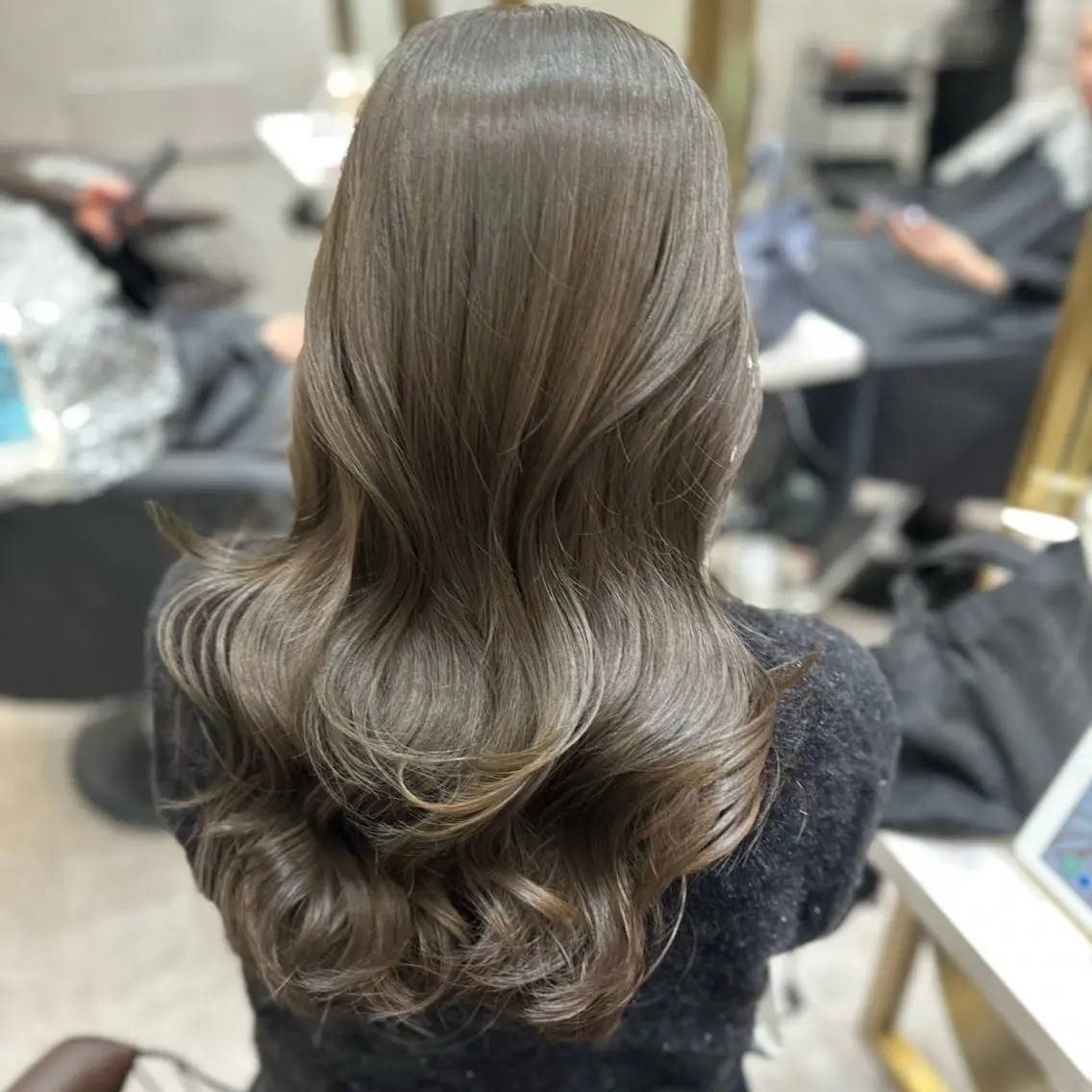 セミロング カラー ベージュカラー オリーブベージュ ヘアカラー トリートメント ミルクティ/ ブラウンカラー/りおのヘアスタイル