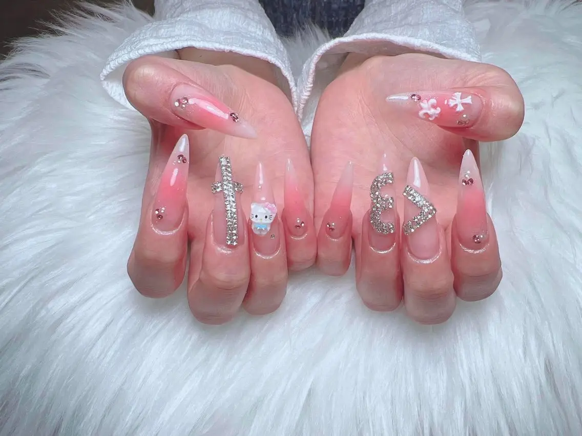 ネイル ブルー 長さ出し グラデーション キラキラネイル 韓国ネイル ハンドネイル Hana Rose Nailのネイルデザイン