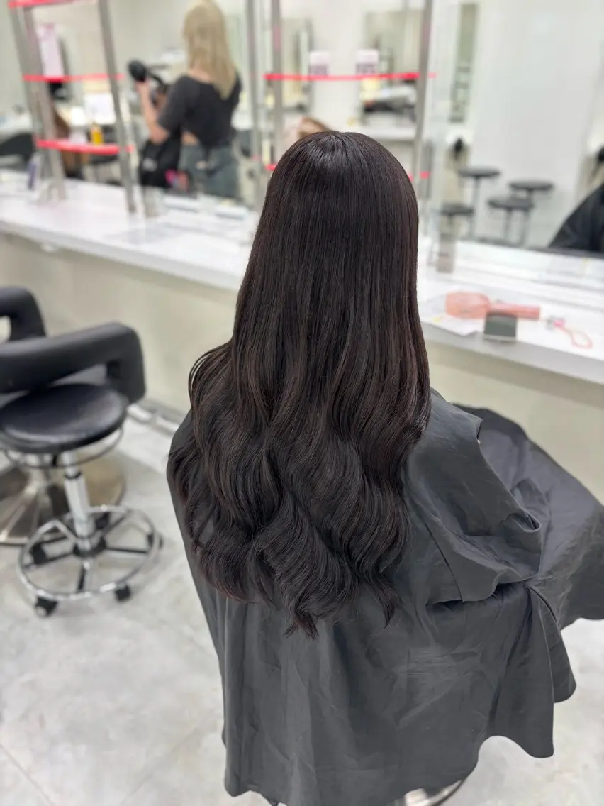 ロング カット ヘアカラー トリートメント ヘッドスパ ヘアセット 赤髪/ワインレッド/ 韓国系 まなかのヘアスタイル