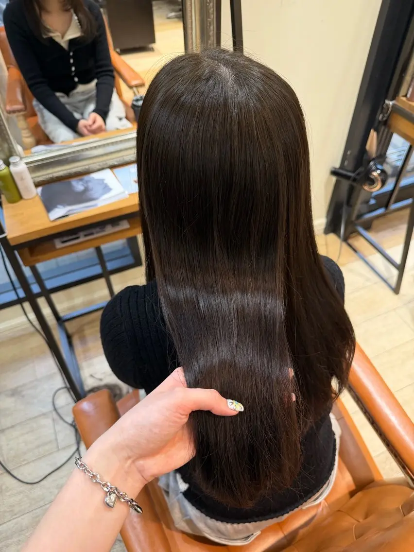 ロング カラー ブラウンカラー ダークブラウン カット ヘアカラー Karin／ レイヤーブリーチ🥀のヘアスタイル