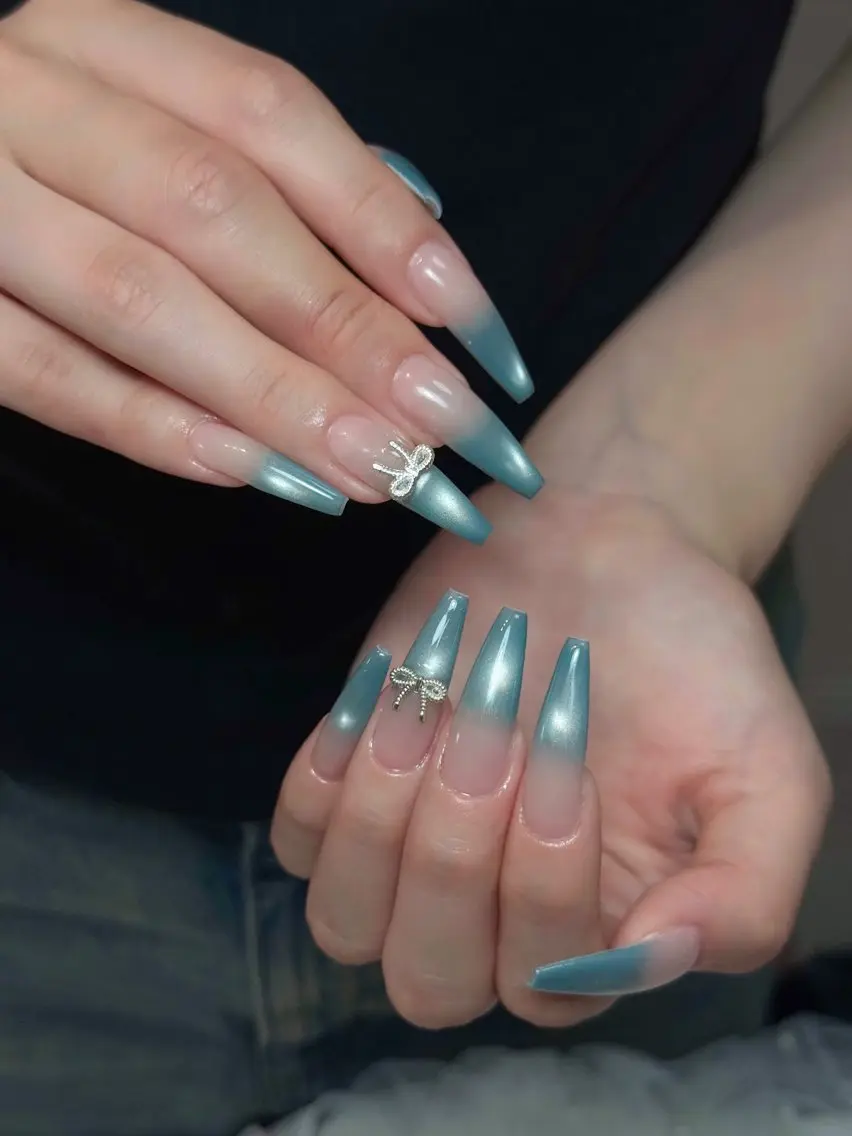 ネイル チークネイル ドット フレンチネイル グラデーション ハート ハンドネイル Julli NailStudioのネイルデザイン