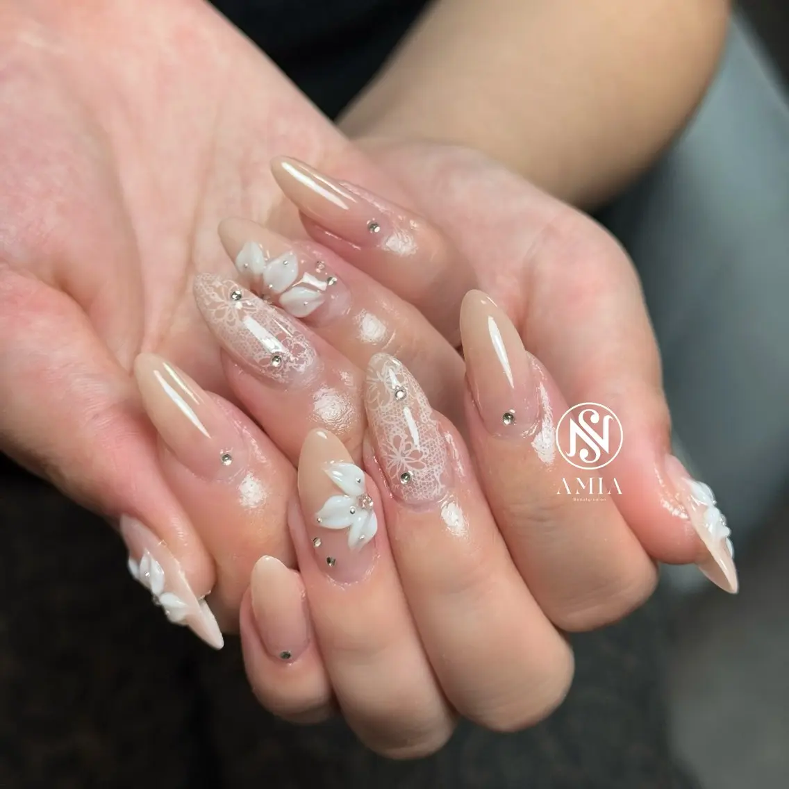 ロング ハンドネイル 🌟AMIA BEAUTY🌟のネイルデザイン