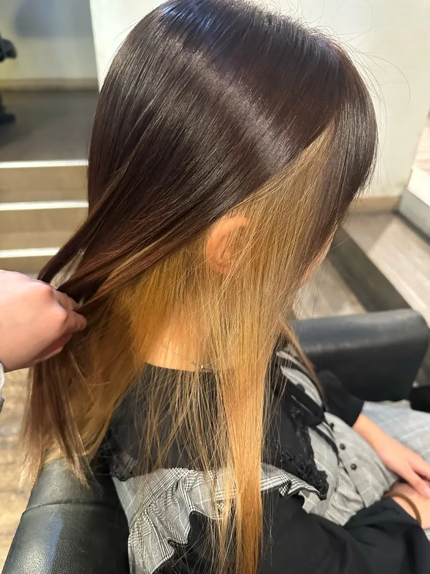 セミロング カラー ヘアカラー 安達 望のヘアスタイル