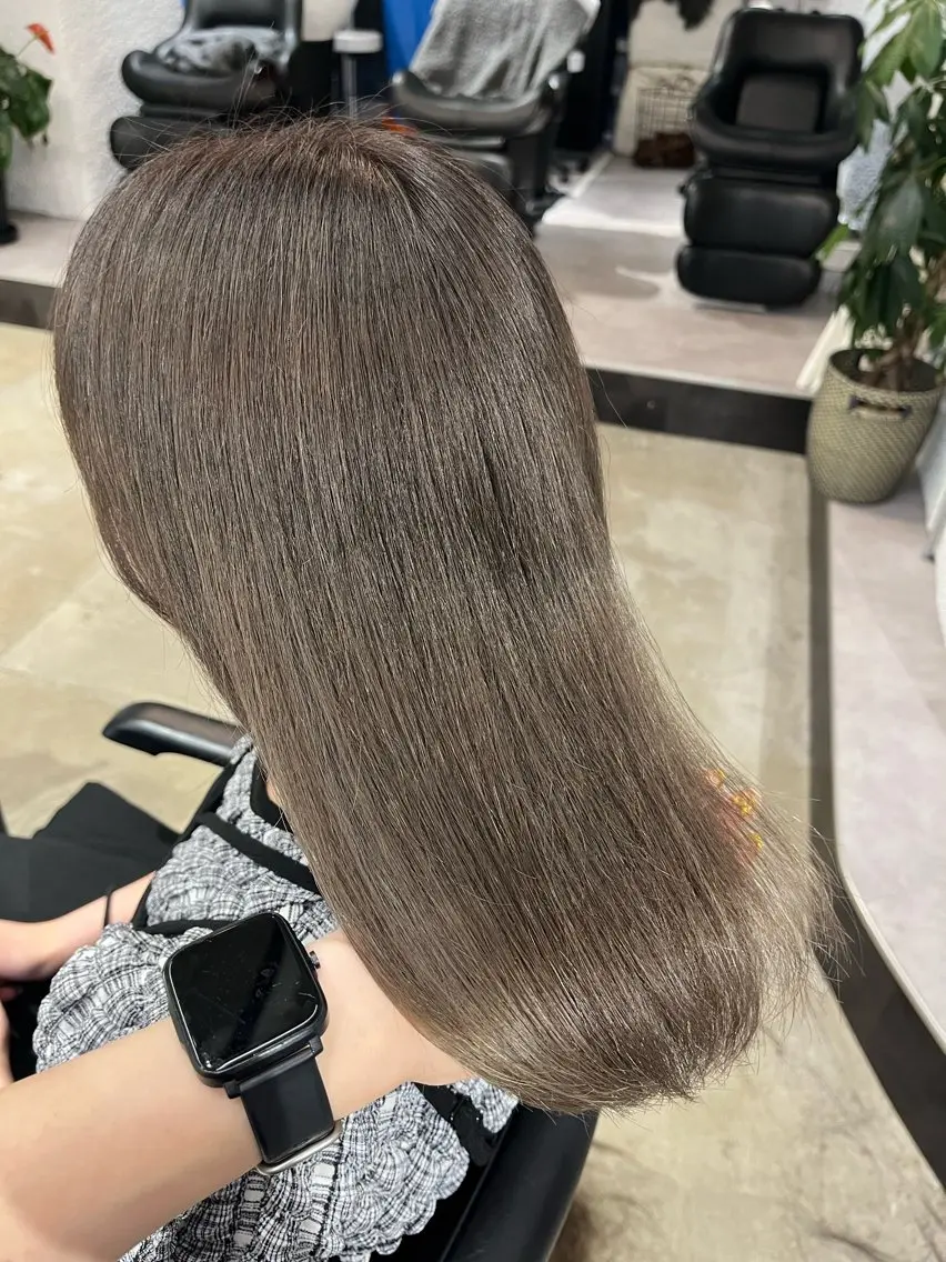 セミロング アッシュ アッシュグレー アッシュグレージュ ヘアカラー トリートメント ✽透明感カラー ✽ 🍆那須ももこ🍑のヘアスタイル