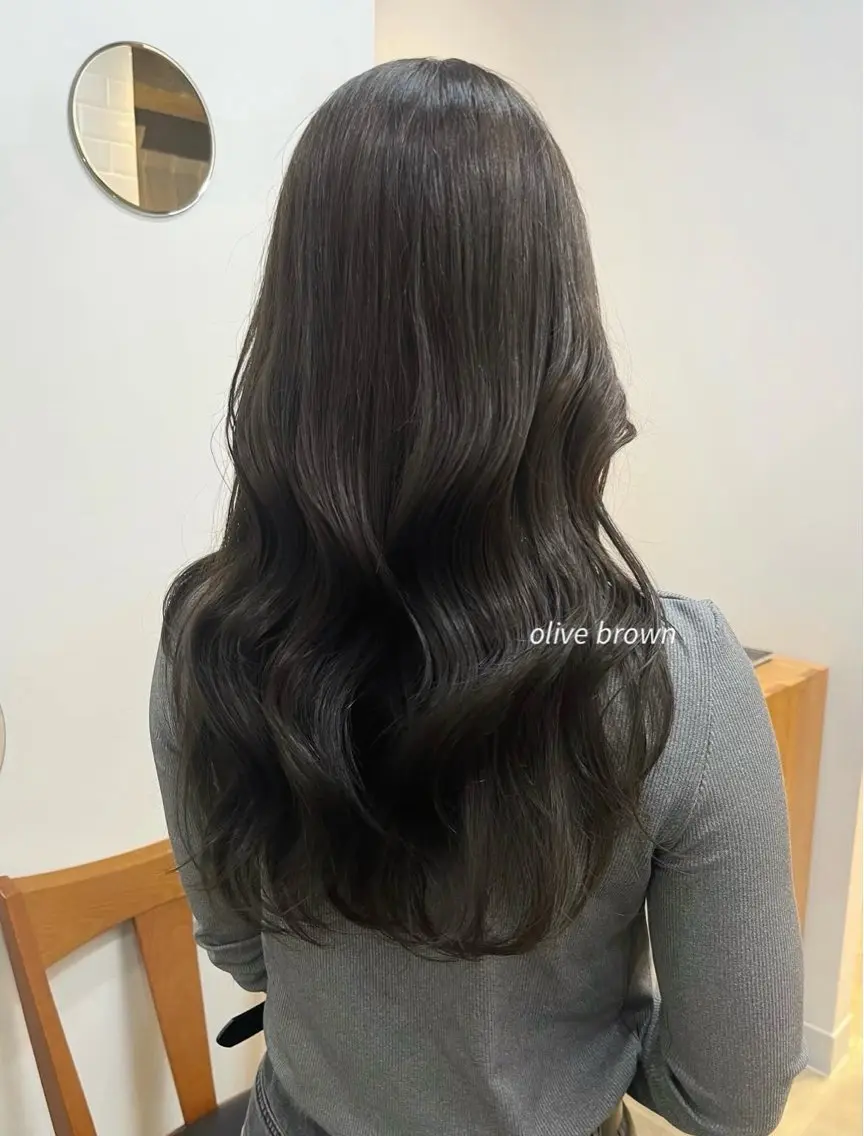 カラー 透明感カラー オリーブカラー 都築 初果のヘアスタイル