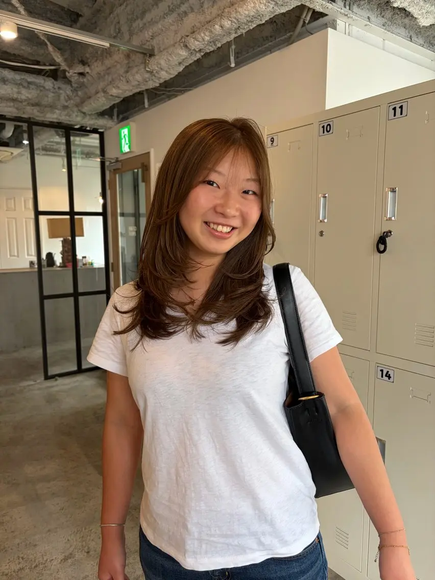 セミロング ハイライト レイヤーカット カット ヘアカラー 🧣misaki 🧣のヘアスタイル