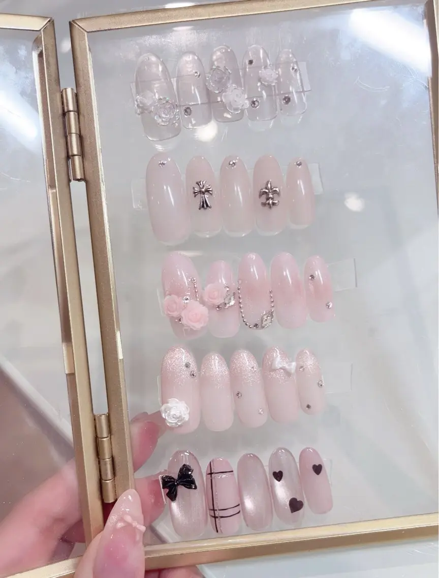 ネイル アートネイル ガーリー 韓国ネイル 持ち込み ワンホンネイル KOKONA 🎀のネイルデザイン