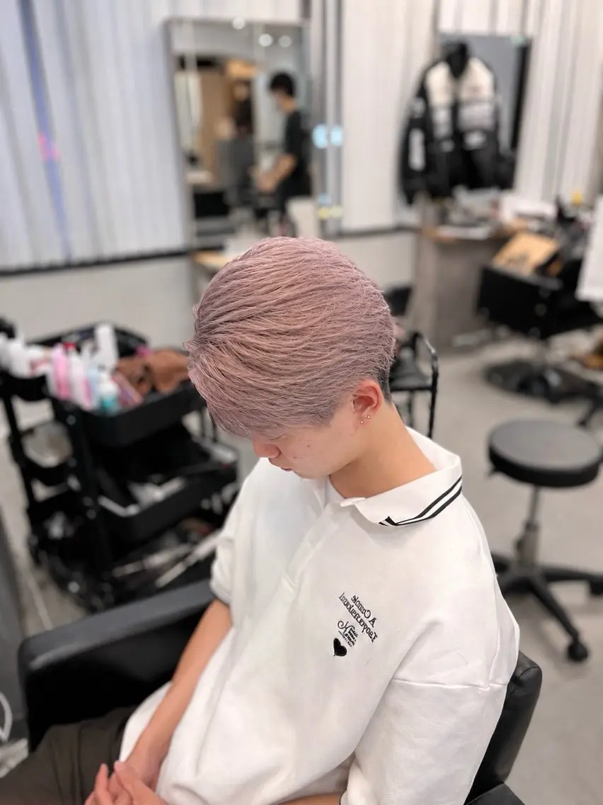 ショート カラー メンズ メンズハイトーン ハイトーンカラー ピンクカラー ヘアカラー 松本 悠太郎のヘアスタイル