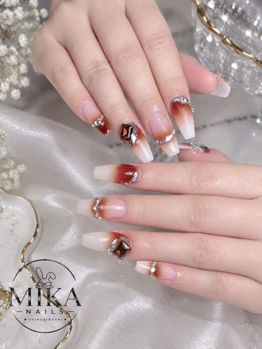 ネイル ガーリー キラキラネイル 韓国ネイル ロングネイル シンプルネイル ハンドネイル 🦊Genie🦊 Mika Nailsのネイルデザイン