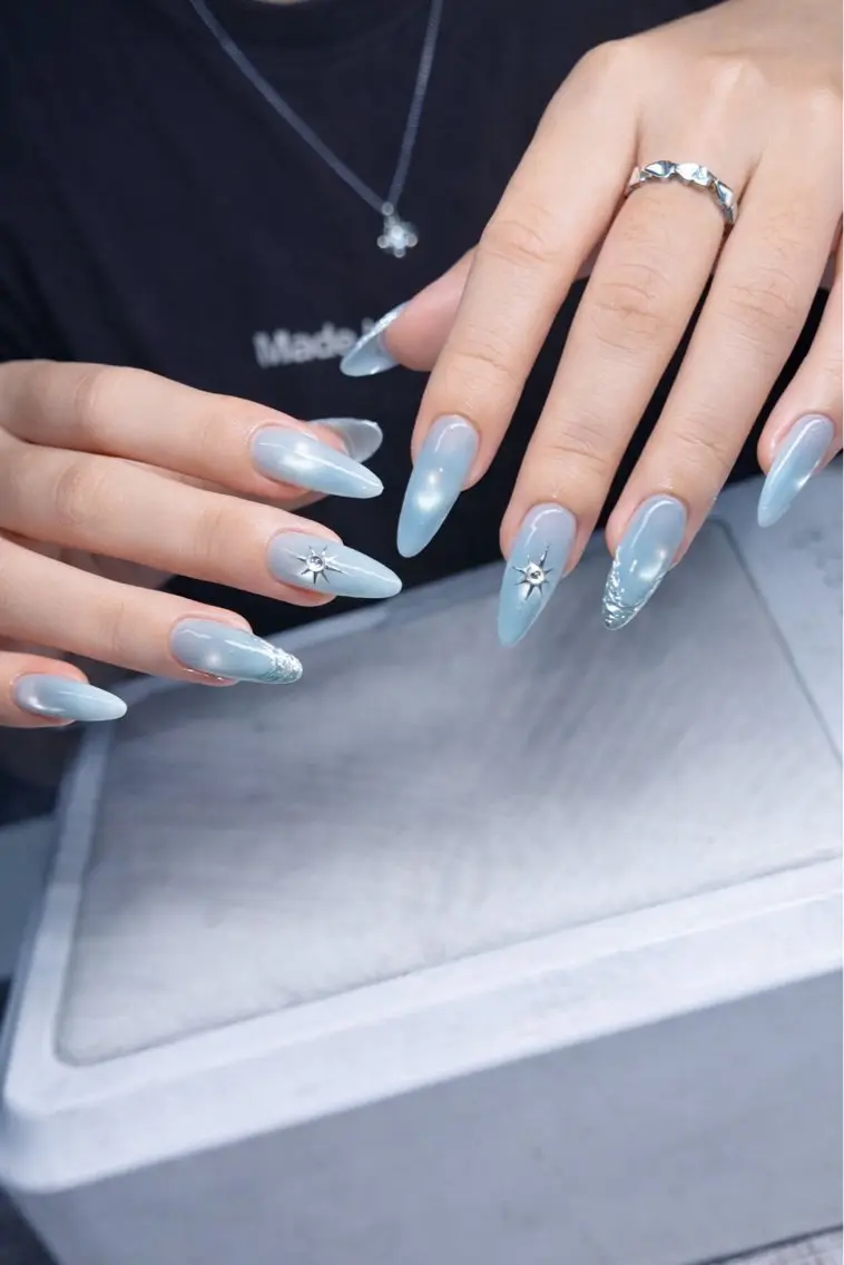 ネイル ブルー 長さ出し ジェルネイル キラキラネイル 韓国ネイル MEO MEO NAIL  守山のネイルデザイン