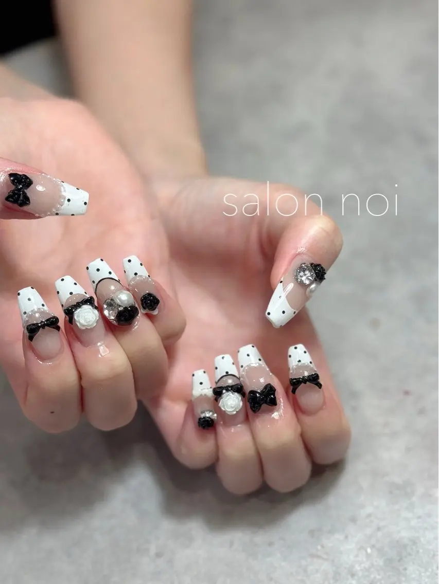 ネイル ドット フレンチネイル ハンドネイル salon noiのネイルデザイン