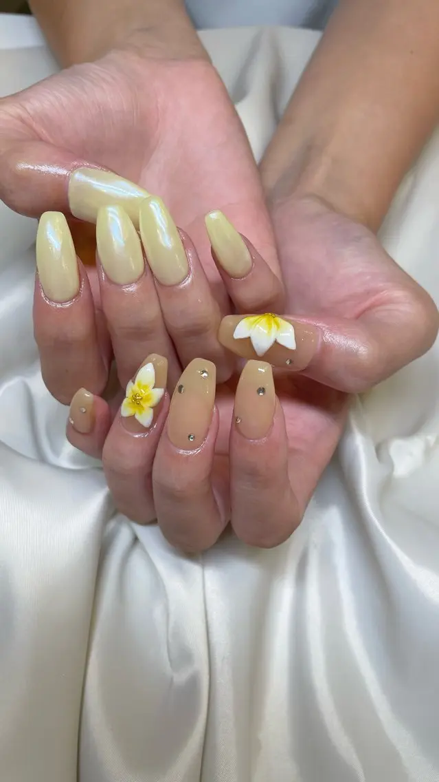 ネイル 黄色 ハンドネイル ui nailのネイルデザイン