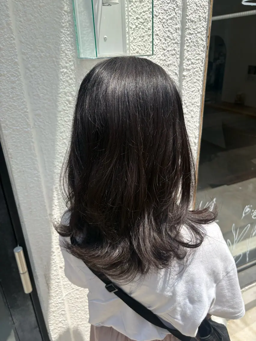 ミディアム momo / カラー、カットモデルのヘアスタイル