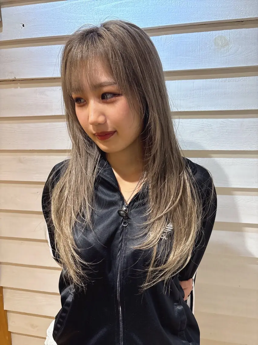 ロング カラー ブリーチ レイヤーカット カット ヘアカラー 【暗め透明感カラー】 【インナー】小島良太のヘアスタイル