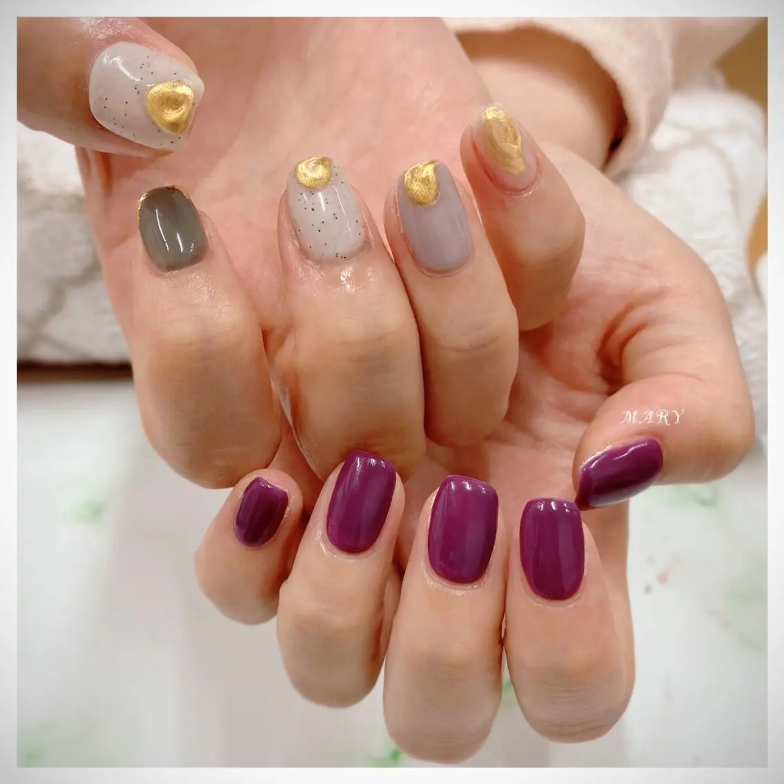 ネイル ミラーネイル ニュアンスネイル ワンカラーネイル パープル ハンドネイル Mary nail .narumiのネイルデザイン