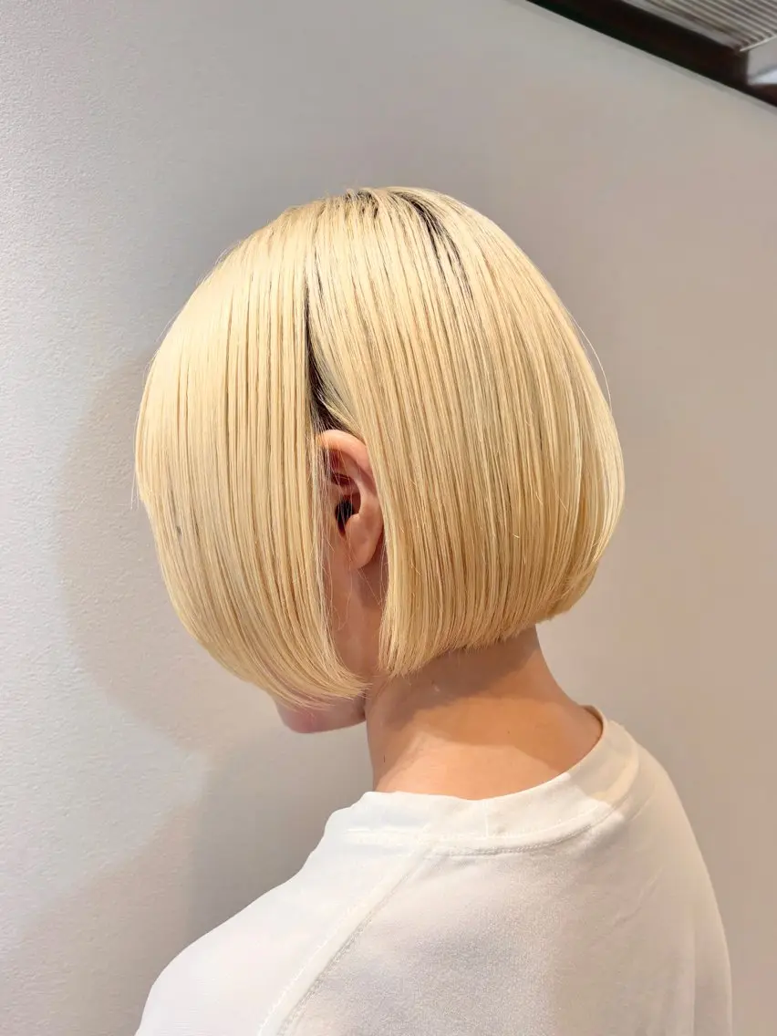 ショート ボブ カット トリートメント ショート/レイヤー/ ボブ/安本和史のヘアスタイル