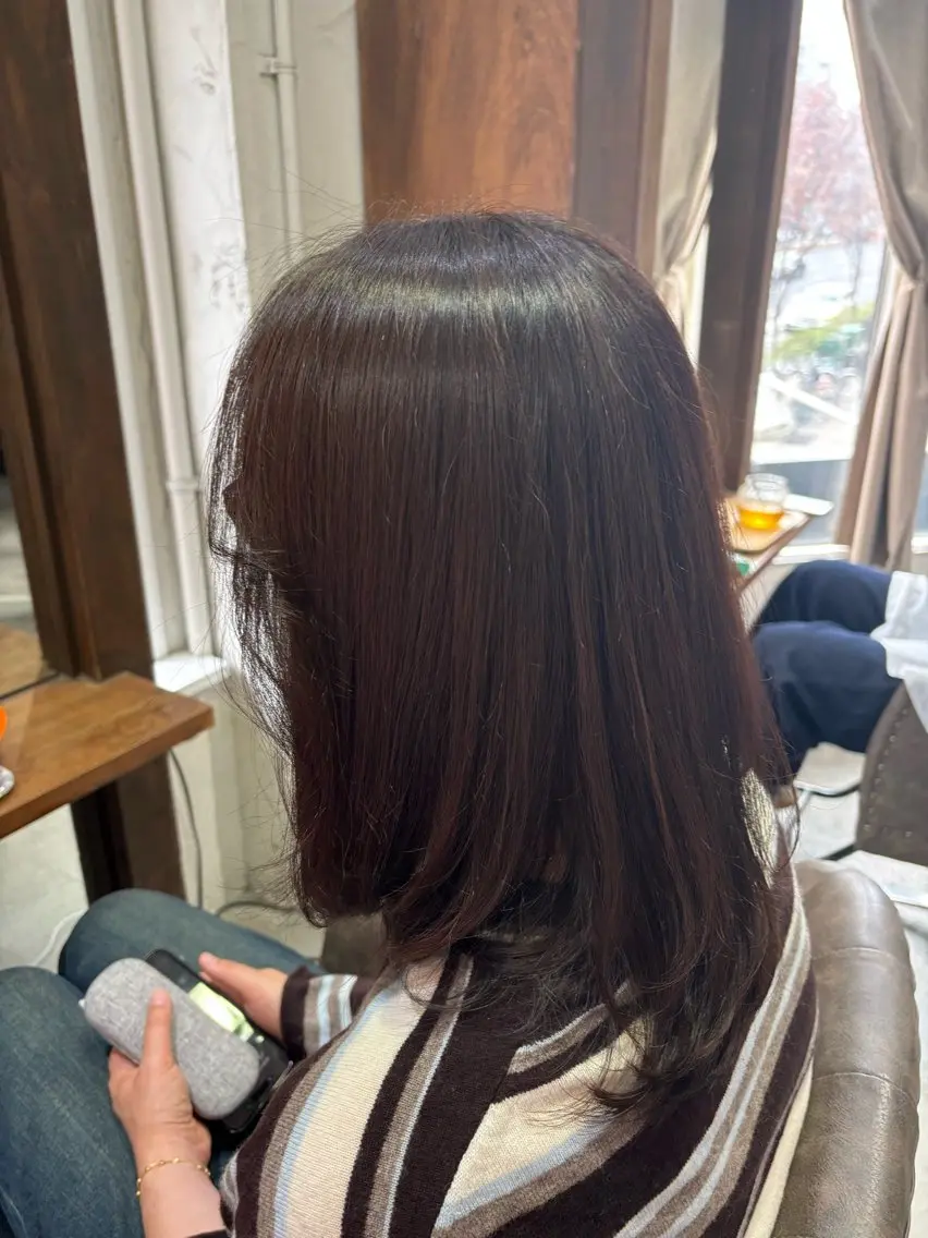 ミディアム カラー カット ヘアカラー トリートメント ヘッドスパ ショート・パーマ・デ ザインカラー/むつみのヘアスタイル