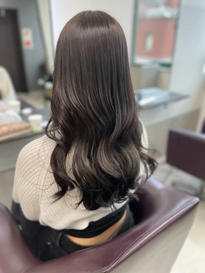 カラー グレージュ オリーブグレージュ オリーブグレー AIRI layer cut hairのヘアスタイル