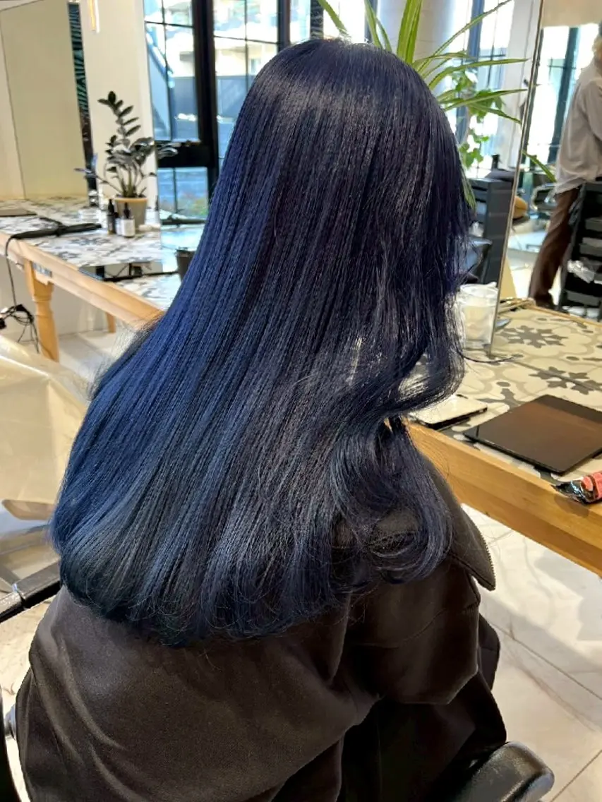 ロング カラー ブリーチ ブルーカラー ネイビーカラー ヘアカラー natural hair 🌿あかりのヘアスタイル