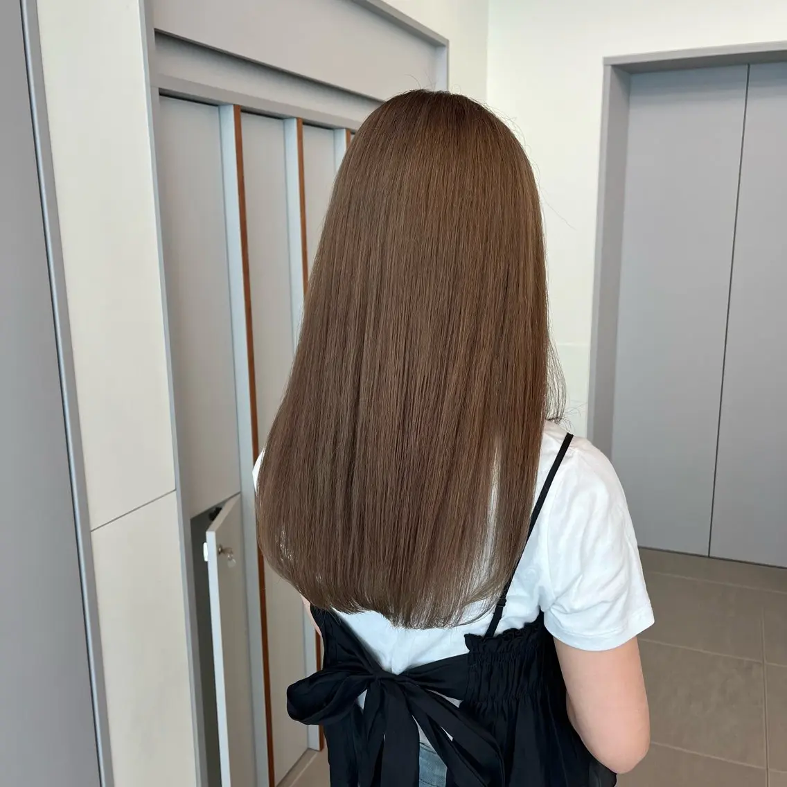 ロング カラー ベージュカラー ブリーチ 透明感カラー ダブルカラー ミルクティーベージュ ヘアカラー トリートメント 髪質改善カラー/ボブ 🌻Mutsumiのヘアスタイル